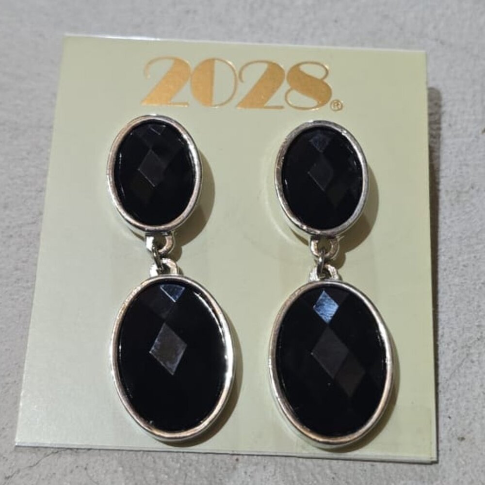 NEW/WITH TAGS 2028 Brand Women's Black and Silver Dangle Fashion Earrings